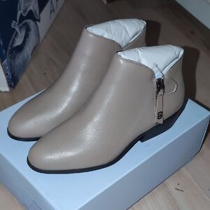 Aerosoles Collaroy Women's Leather Ankle Boots